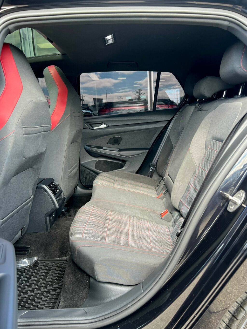 2024 Volkswagen Golf GTI SE - 22987271 - 16
