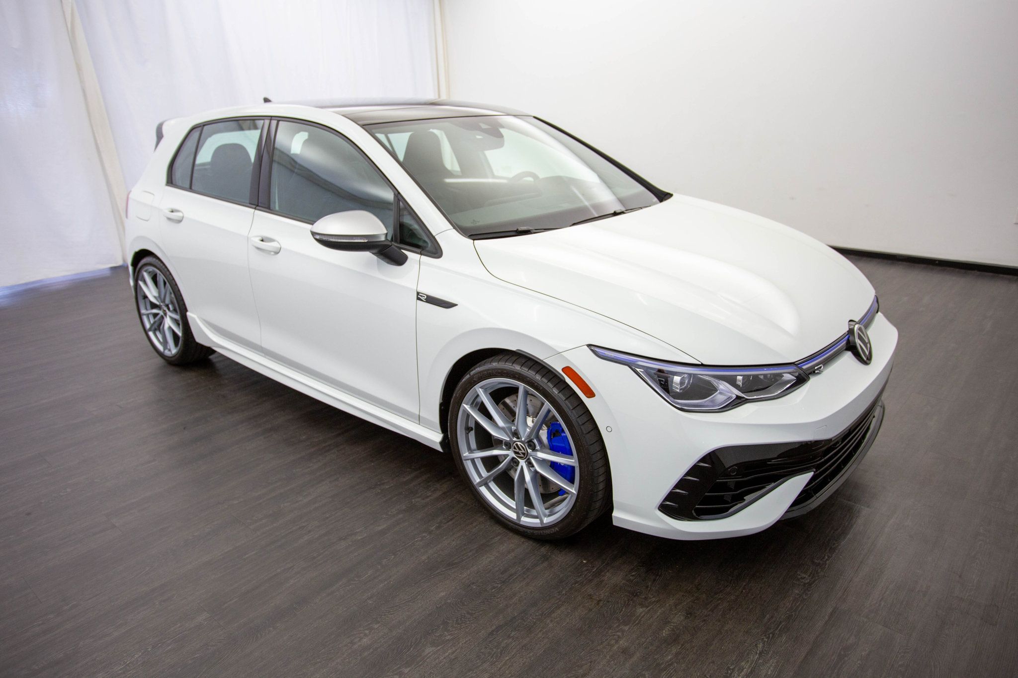 2024 Volkswagen Golf R photo 3