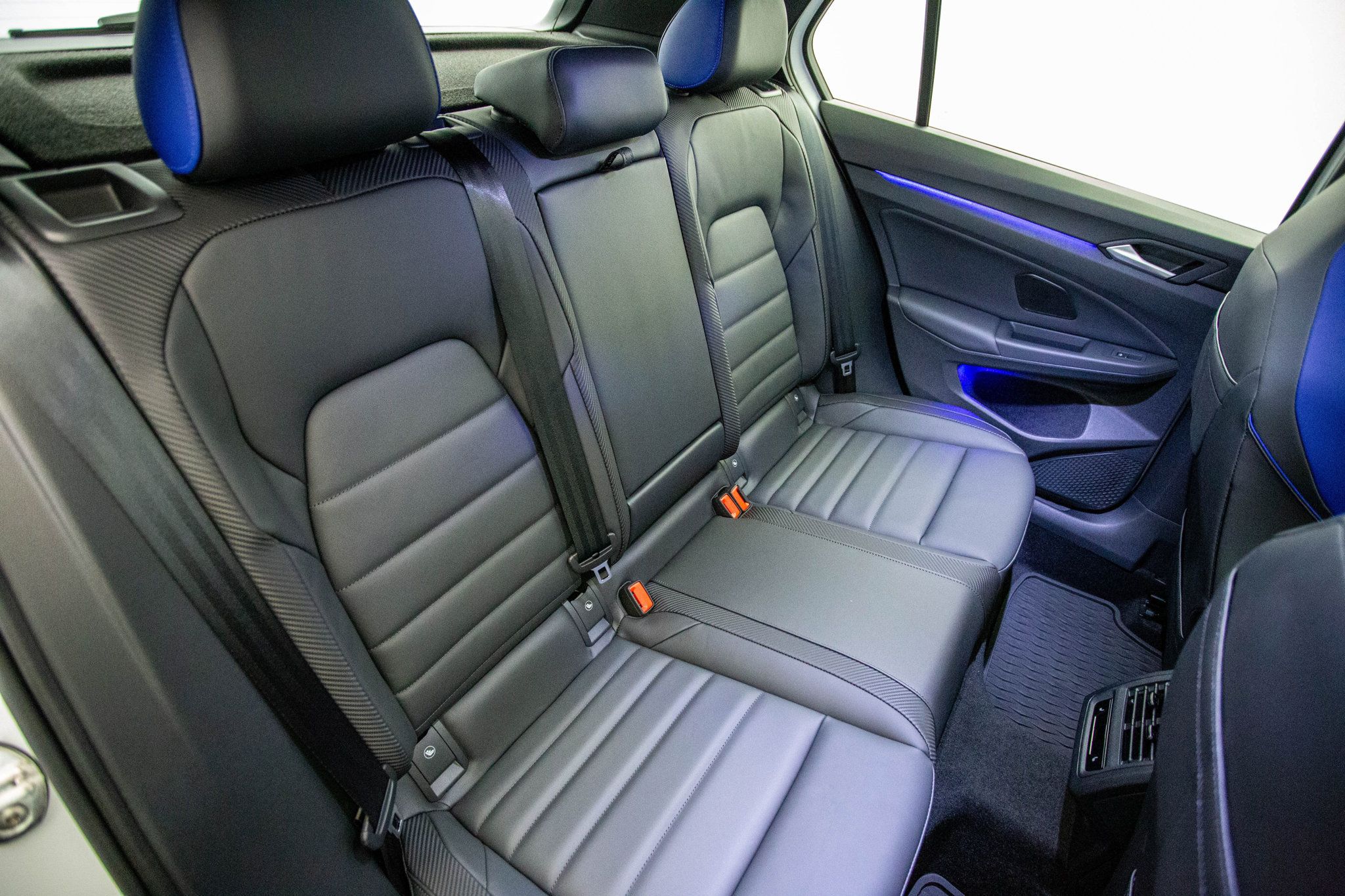 2024 Volkswagen Golf R photo 28