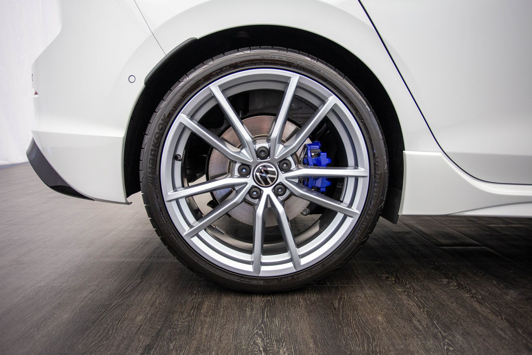 2024 Volkswagen Golf R photo 43