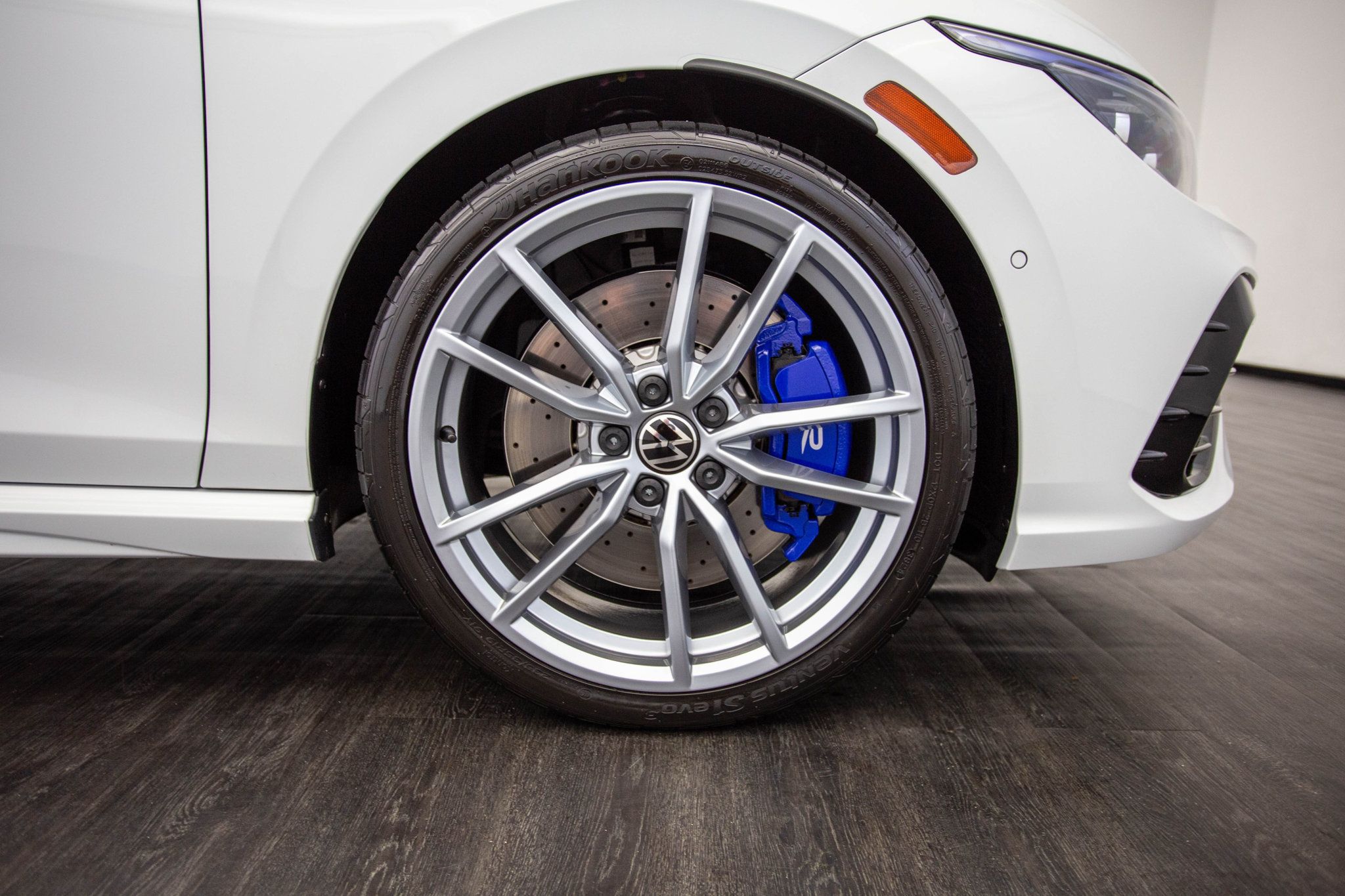 2024 Volkswagen Golf R photo 44