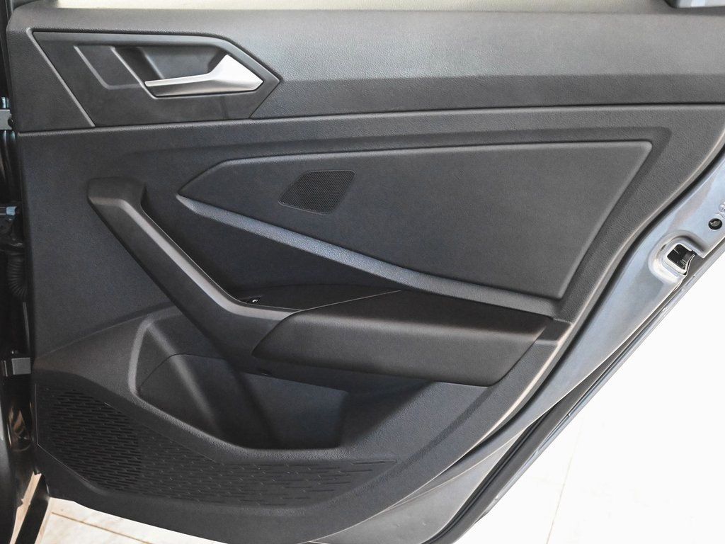 2024 Volkswagen Jetta 1.5T photo 11