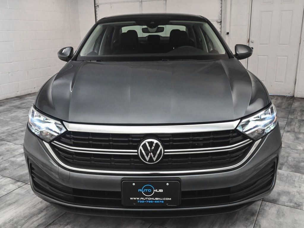 2024 Volkswagen Jetta 1.5T photo 2