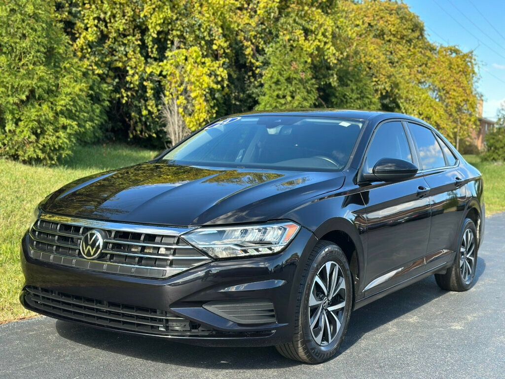 2024 Volkswagen Jetta photo 2