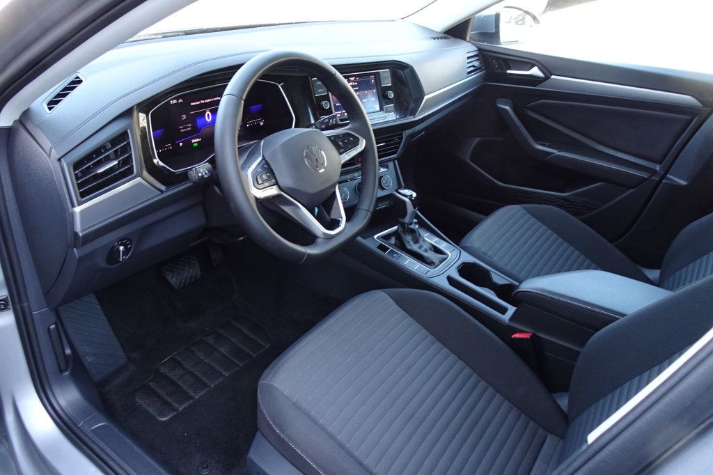 2024 Volkswagen Jetta photo 11