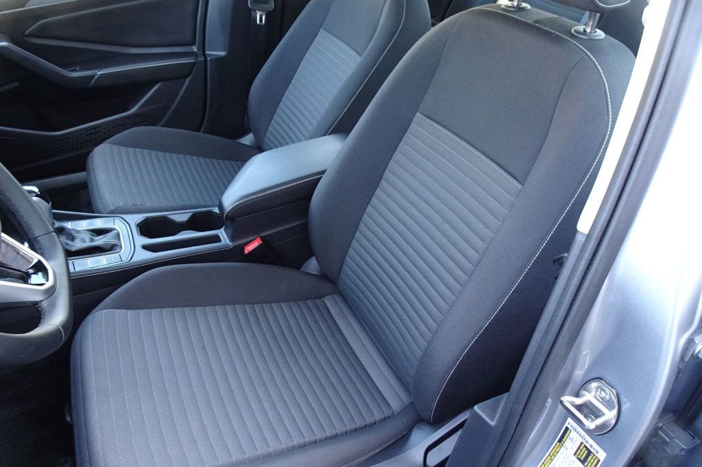 2024 Volkswagen Jetta photo 12