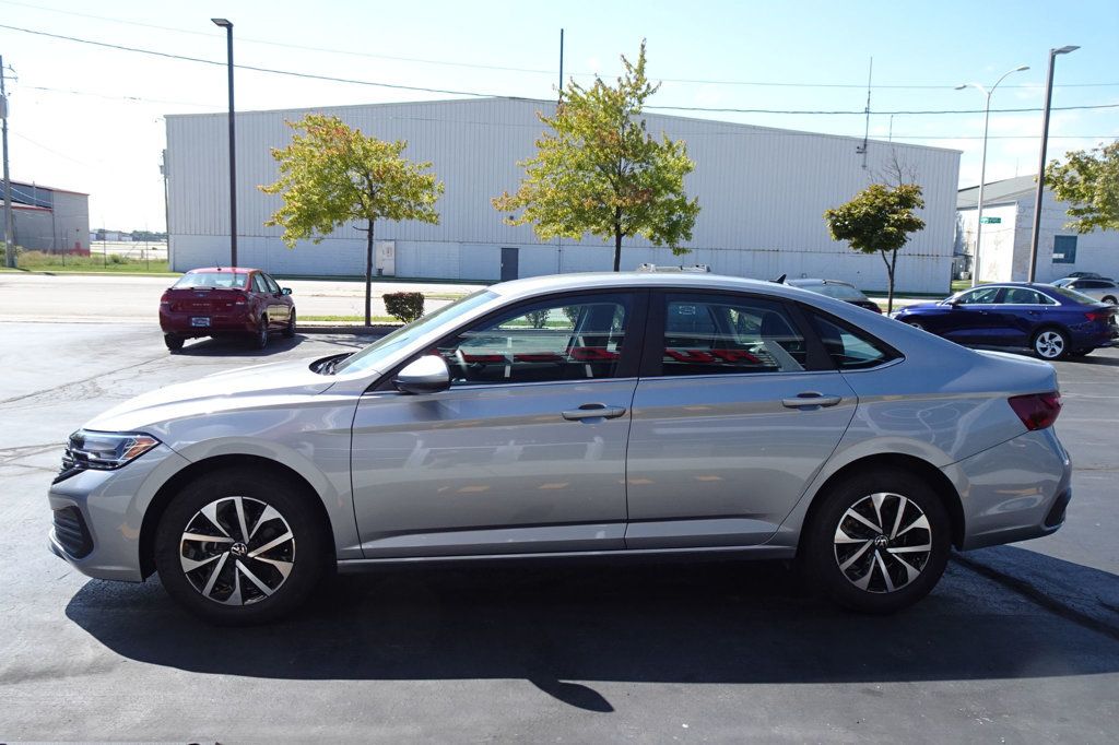 2024 Volkswagen Jetta photo 5