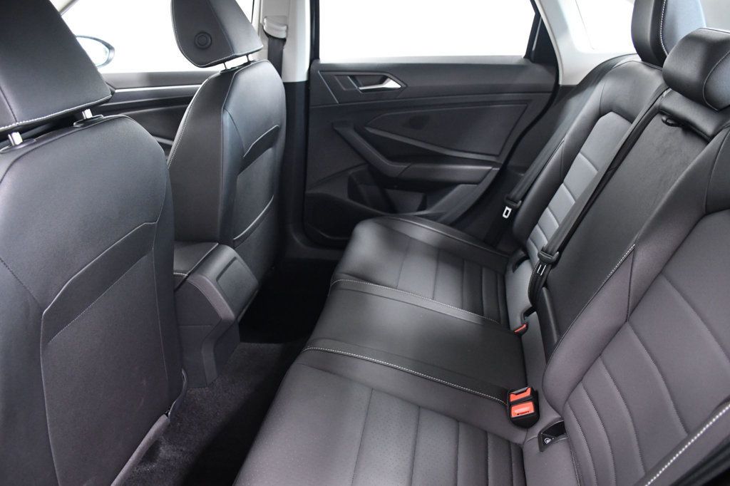 2024 Volkswagen Jetta SE Automatic - 22864645 - 9