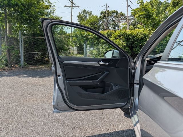 2024 Volkswagen Jetta SE Automatic - 23045377 - 9