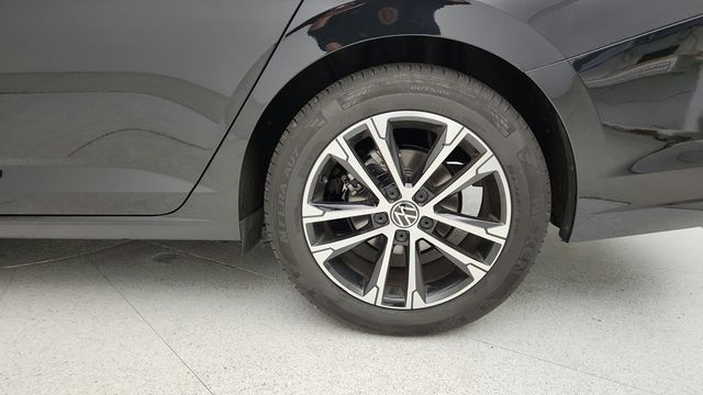 2024 Volkswagen Jetta Sport Automatic - 22946153 - 24