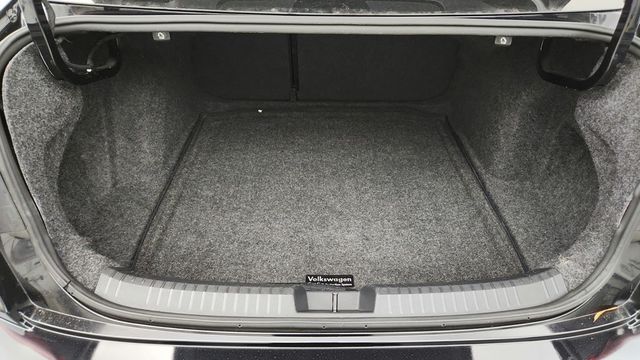 2024 Volkswagen Jetta Sport Automatic - 22946153 - 35