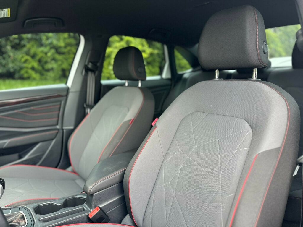 2024 Volkswagen Jetta GLI Autobahn Anniversary Edition photo 16