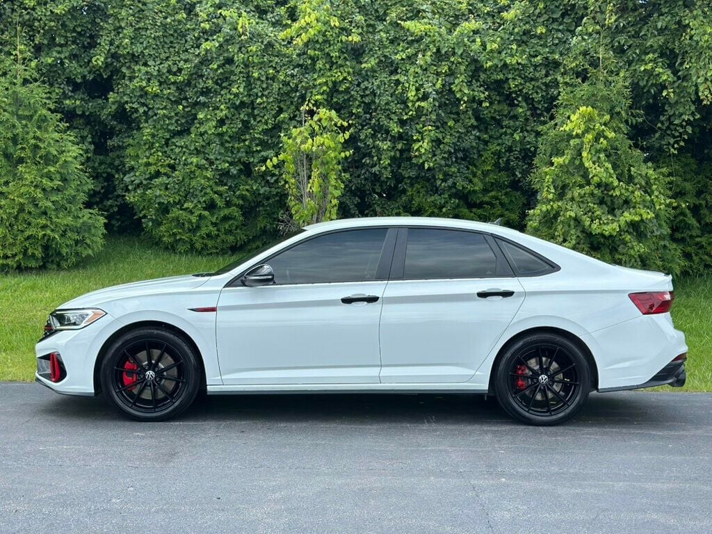 2024 Volkswagen Jetta GLI Autobahn Anniversary Edition photo 2