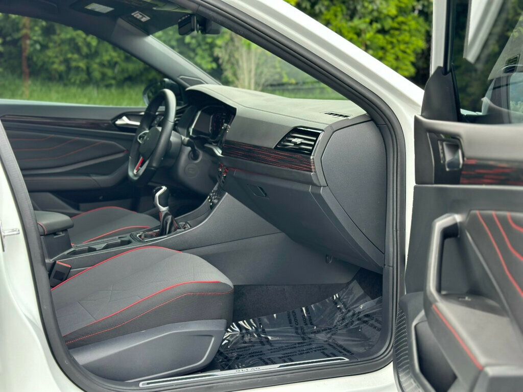2024 Volkswagen Jetta GLI Autobahn Anniversary Edition photo 25