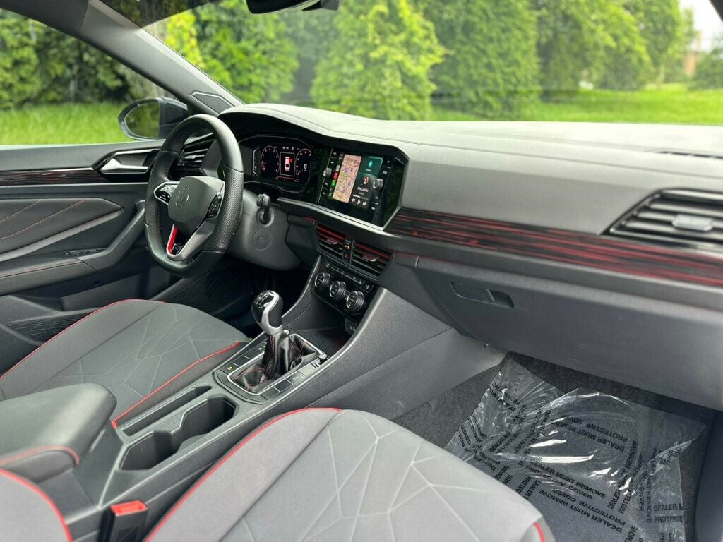 2024 Volkswagen Jetta GLI Autobahn Anniversary Edition photo 27