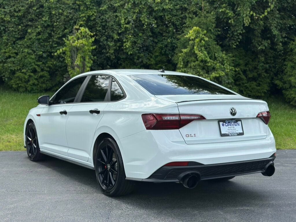 2024 Volkswagen Jetta GLI Autobahn Anniversary Edition photo 3