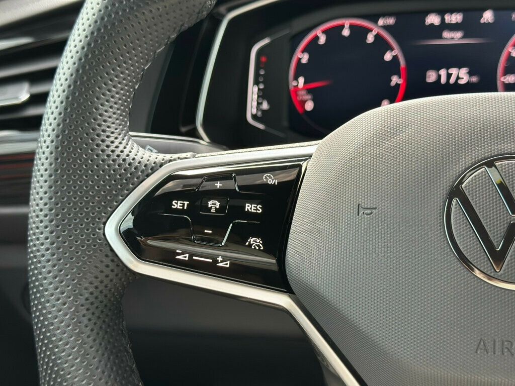 2024 Volkswagen Jetta GLI Autobahn Anniversary Edition photo 31