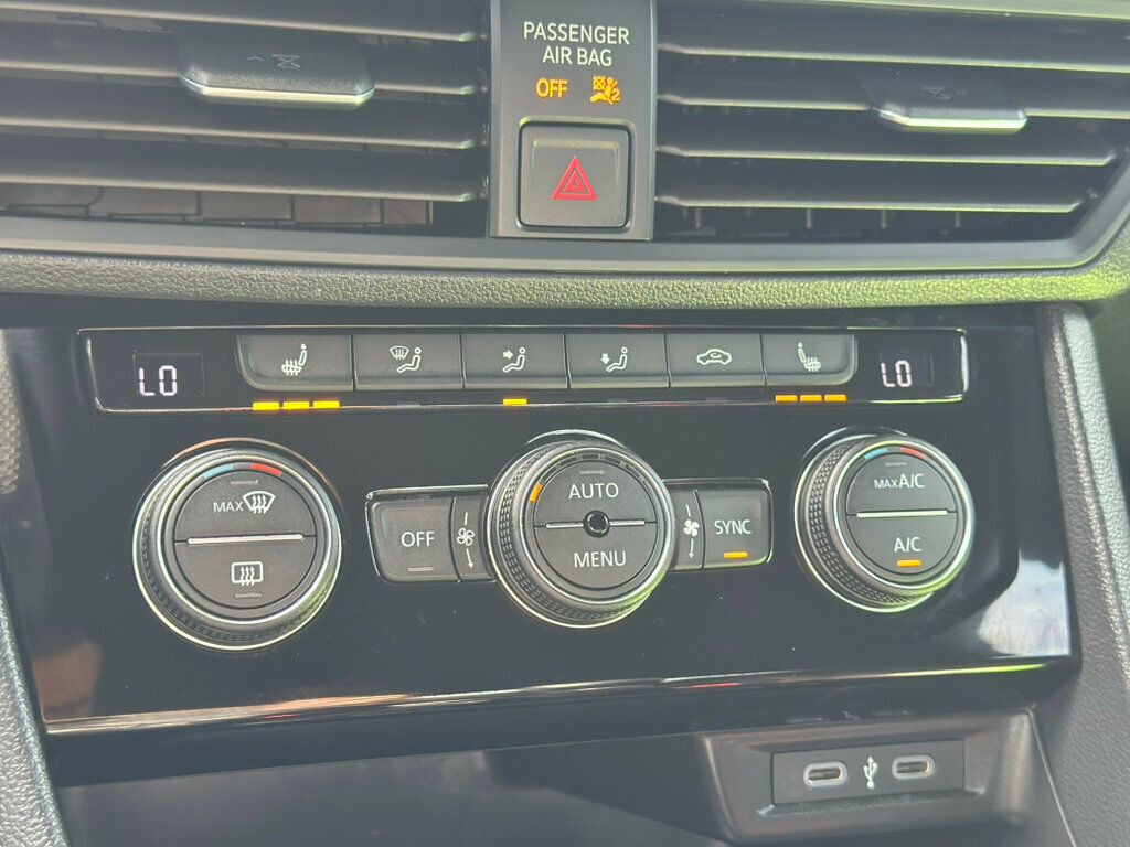 2024 Volkswagen Jetta GLI Autobahn Anniversary Edition photo 40