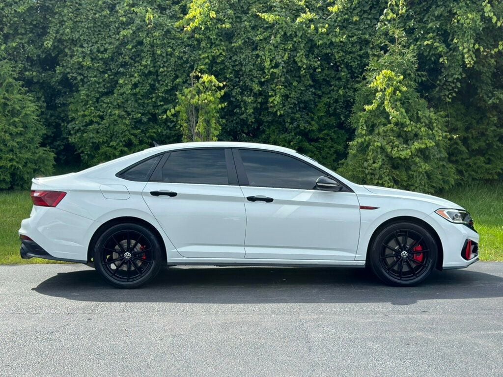 2024 Volkswagen Jetta GLI Autobahn Anniversary Edition photo 9