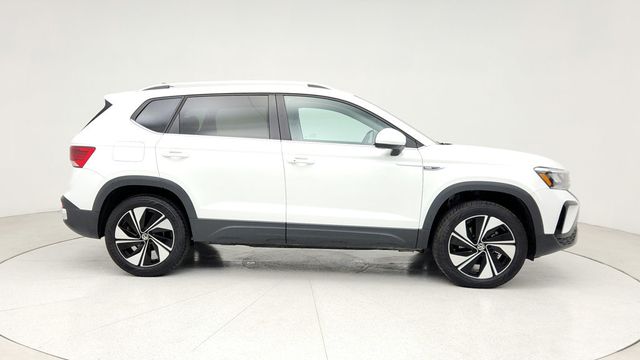 2024 Volkswagen Taos SE 4MOTION - 22941657 - 3