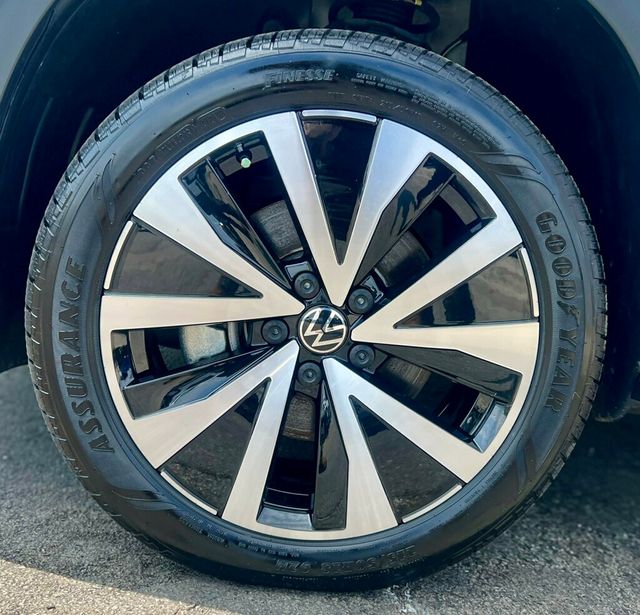 2024 Volkswagen Taos SE FWD - 23025185 - 25