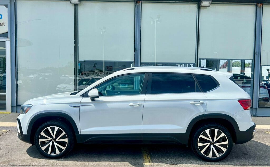 2024 Volkswagen Taos SE FWD - 23025185 - 33