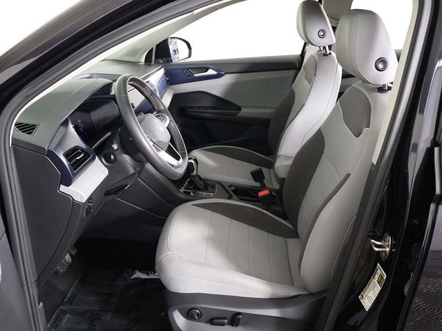 2024 Volkswagen Taos SE FWD - 23070351 - 30