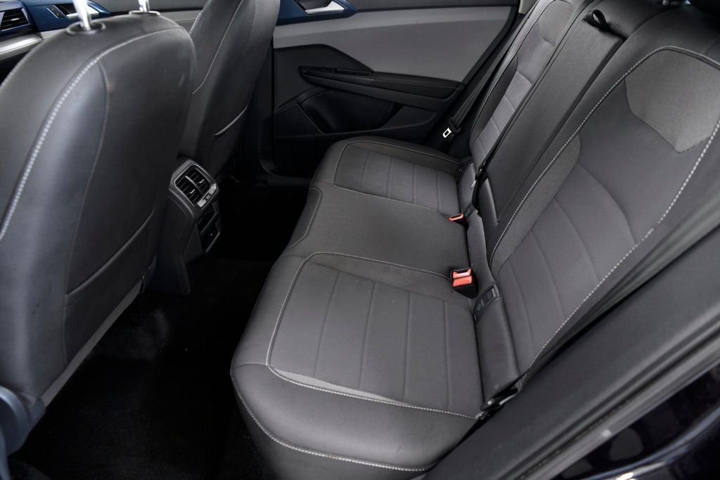 2024 Volkswagen Taos SE FWD - 22909945 - 9
