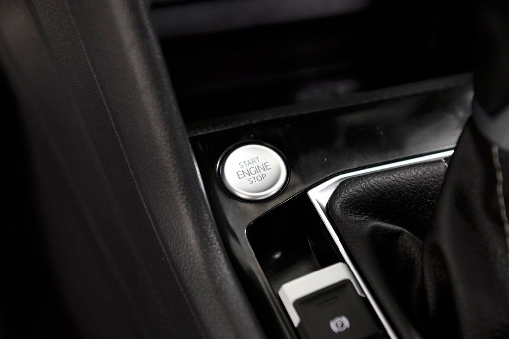 2024 Volkswagen Taos SE FWD - 22909945 - 25