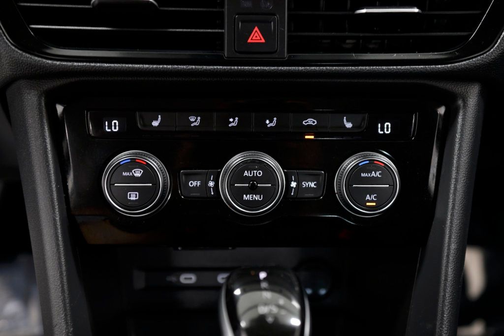 2024 Volkswagen Taos SE FWD - 22909945 - 26