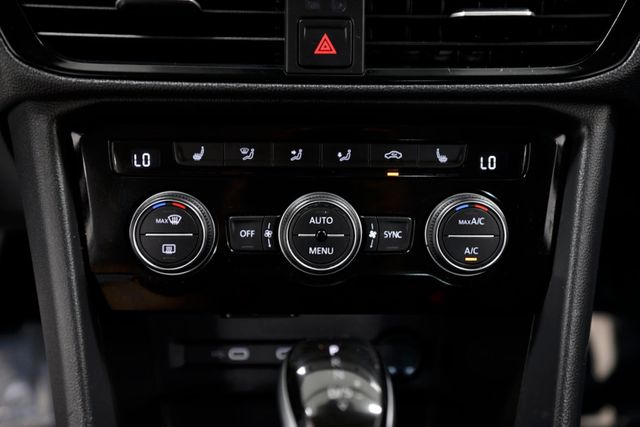 2024 Volkswagen Taos SE FWD - 22909945 - 26