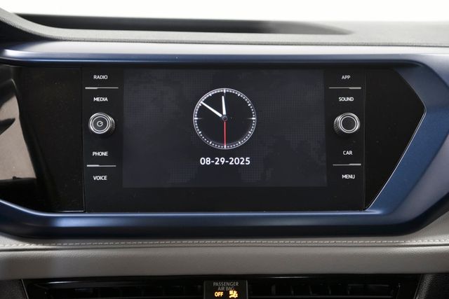 2024 Volkswagen Taos SE FWD - 22909945 - 27