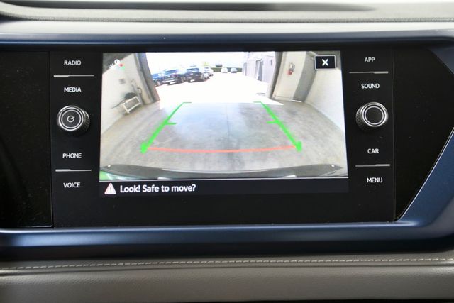 2024 Volkswagen Taos SE FWD - 22909945 - 28