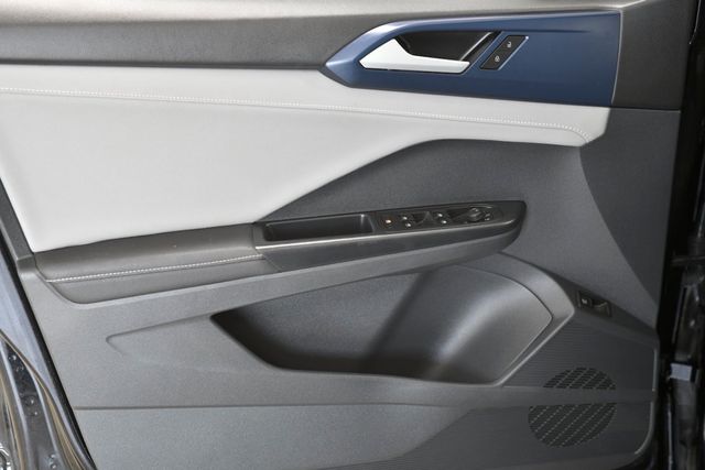 2024 Volkswagen Taos SE FWD - 22909945 - 8