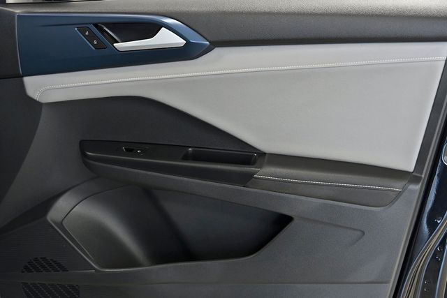 2024 Volkswagen Taos SE FWD - 22946175 - 17