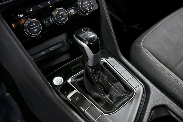 2024 Volkswagen Taos SE FWD - 22946175 - 24