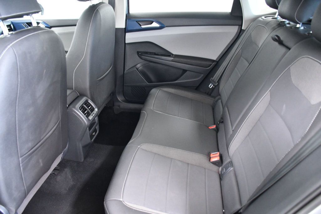 2024 Volkswagen Taos SE FWD - 22958149 - 9