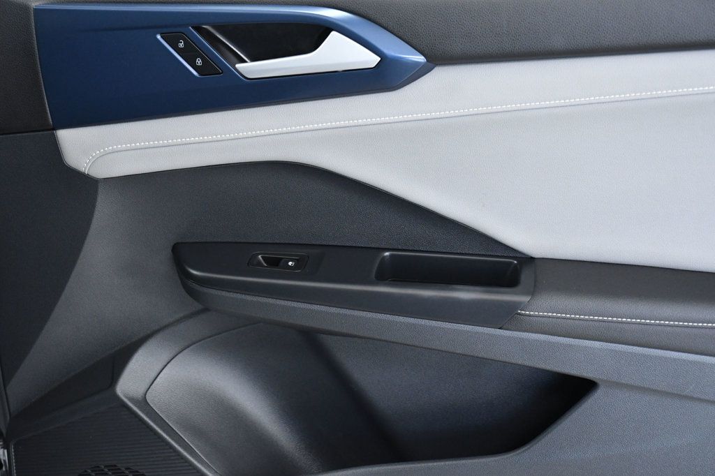 2024 Volkswagen Taos SE FWD - 22958149 - 17