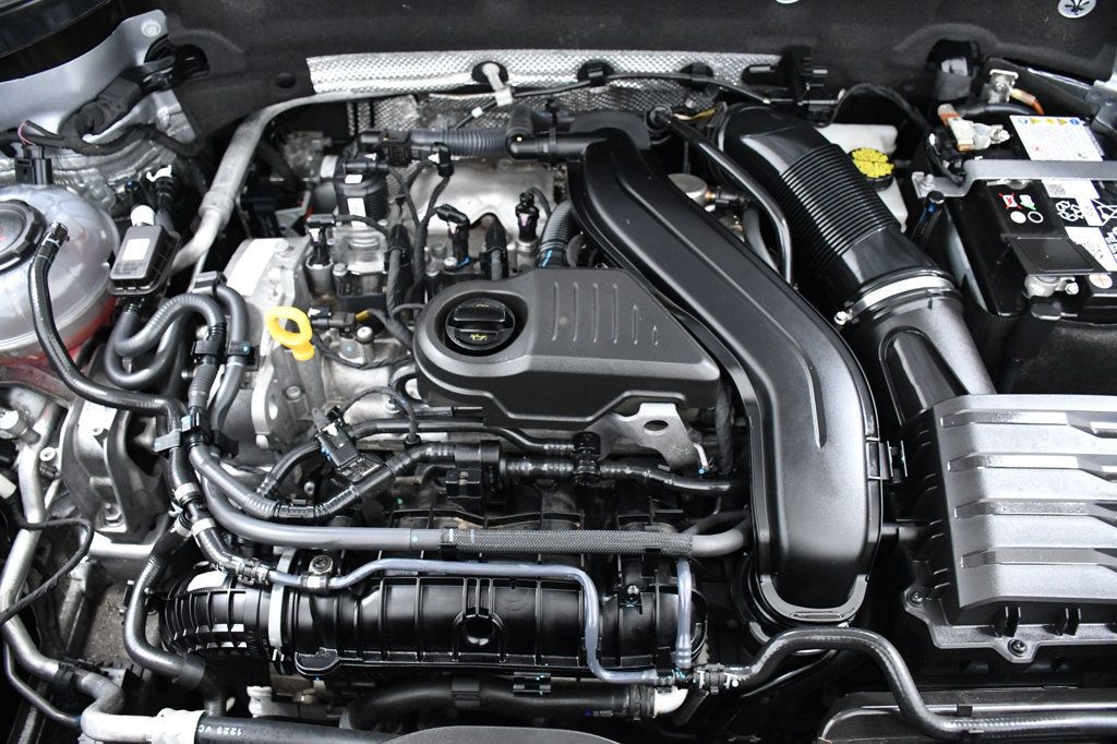 2024 Volkswagen Taos SE FWD - 22958149 - 18