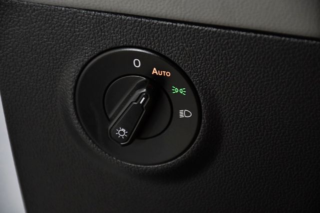 2024 Volkswagen Taos SE FWD - 23057248 - 30