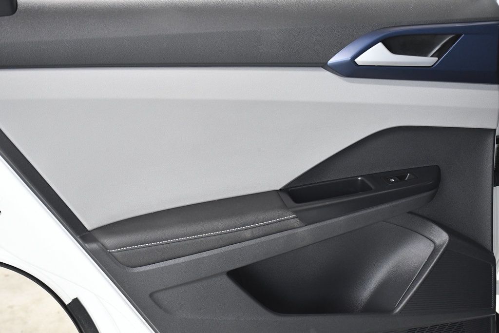 2024 Volkswagen Taos SE FWD - 23086752 - 10