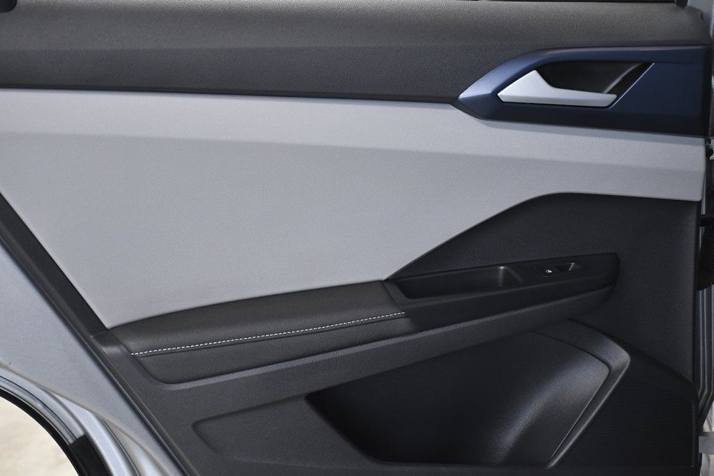 2024 Volkswagen Taos SE FWD - 23093940 - 10