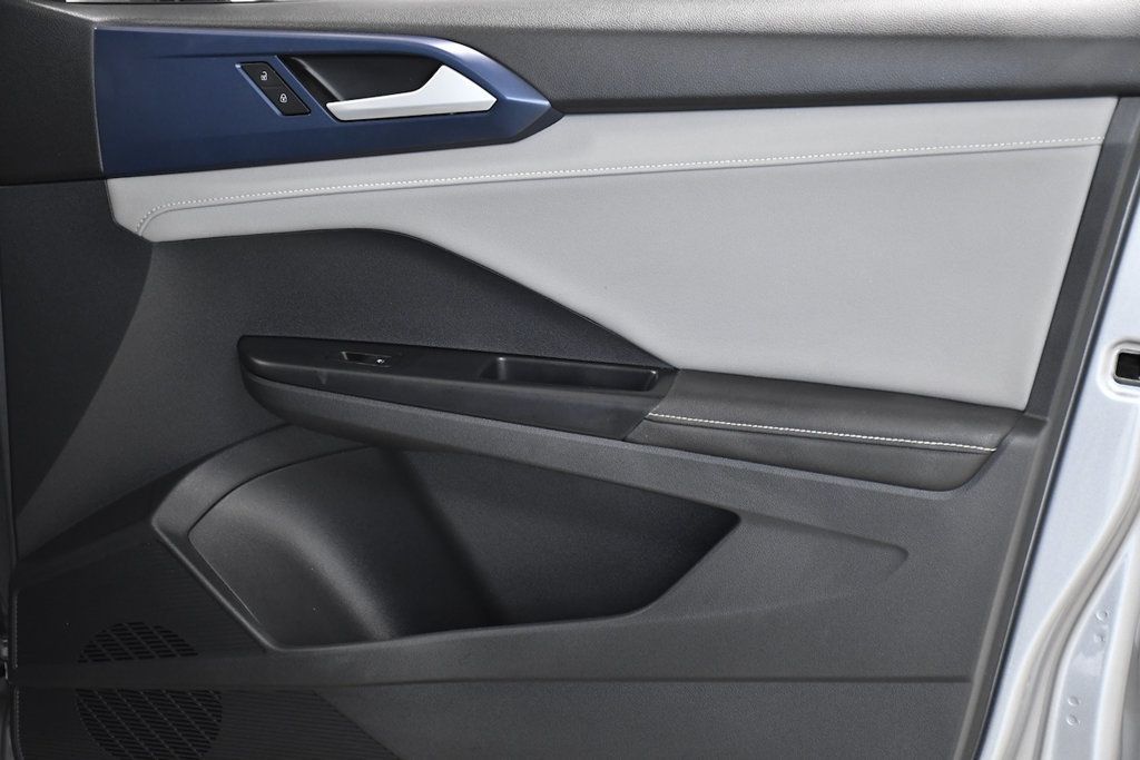 2024 Volkswagen Taos SE FWD - 23093940 - 17
