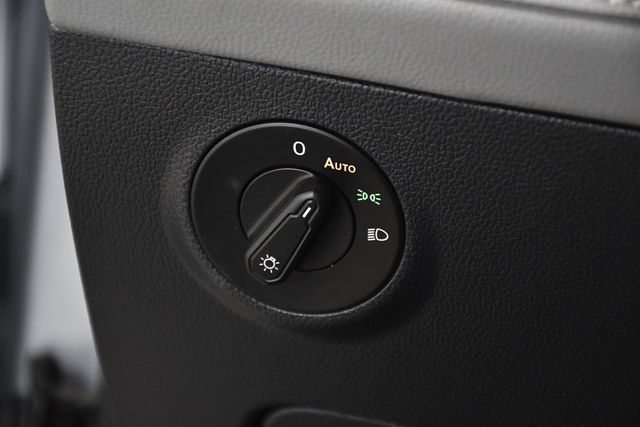 2024 Volkswagen Taos SE FWD - 23093940 - 29
