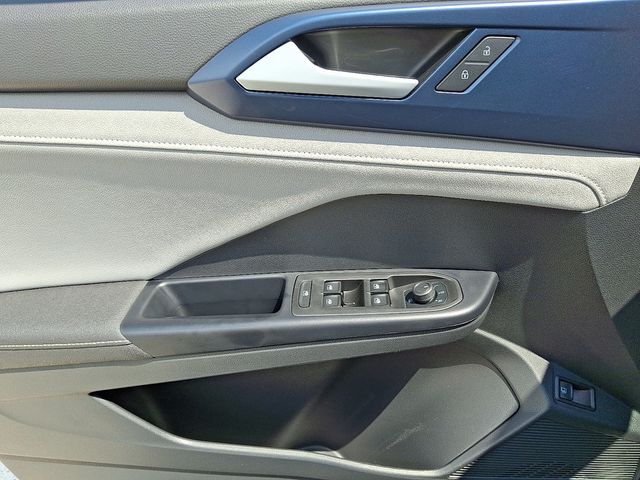 2024 Volkswagen Taos SE FWD - 22876577 - 11