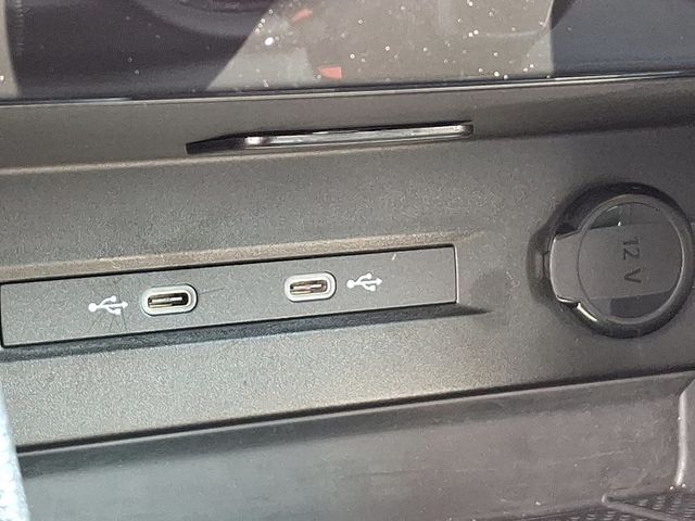 2024 Volkswagen Taos SE FWD - 22876577 - 23