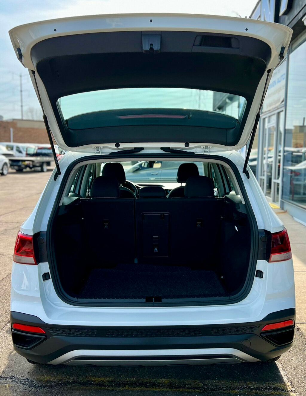 2024 Volkswagen Taos S FWD - 23001128 - 8