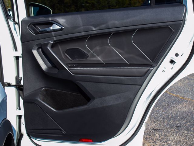 2024 Volkswagen Tiguan 2.0T SEL R-Line - 23100713 - 11