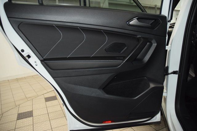 2024 Volkswagen Tiguan 2.0T SE R-Line Black 4MOTION - 22909353 - 42
