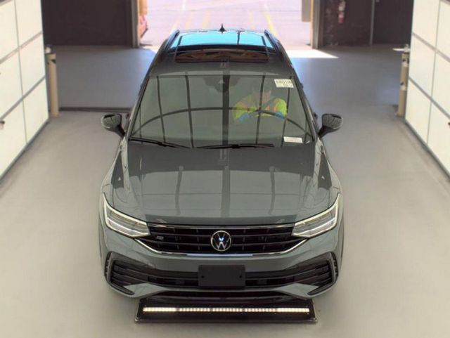 2024 Volkswagen Tiguan 2.0T SE R-Line Black 4MOTION - 23037461 - 2